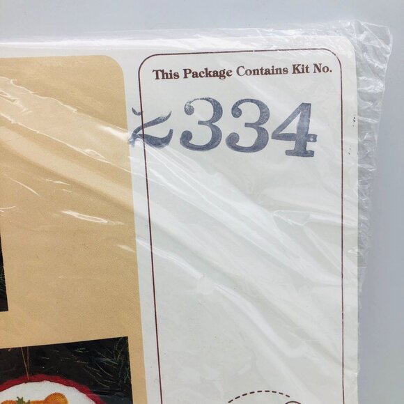 The Creative Circle 2334 Tiny Teddies Felt Stitchery Kit Bear Ornaments Vtg 80s - Picture 3 of 6